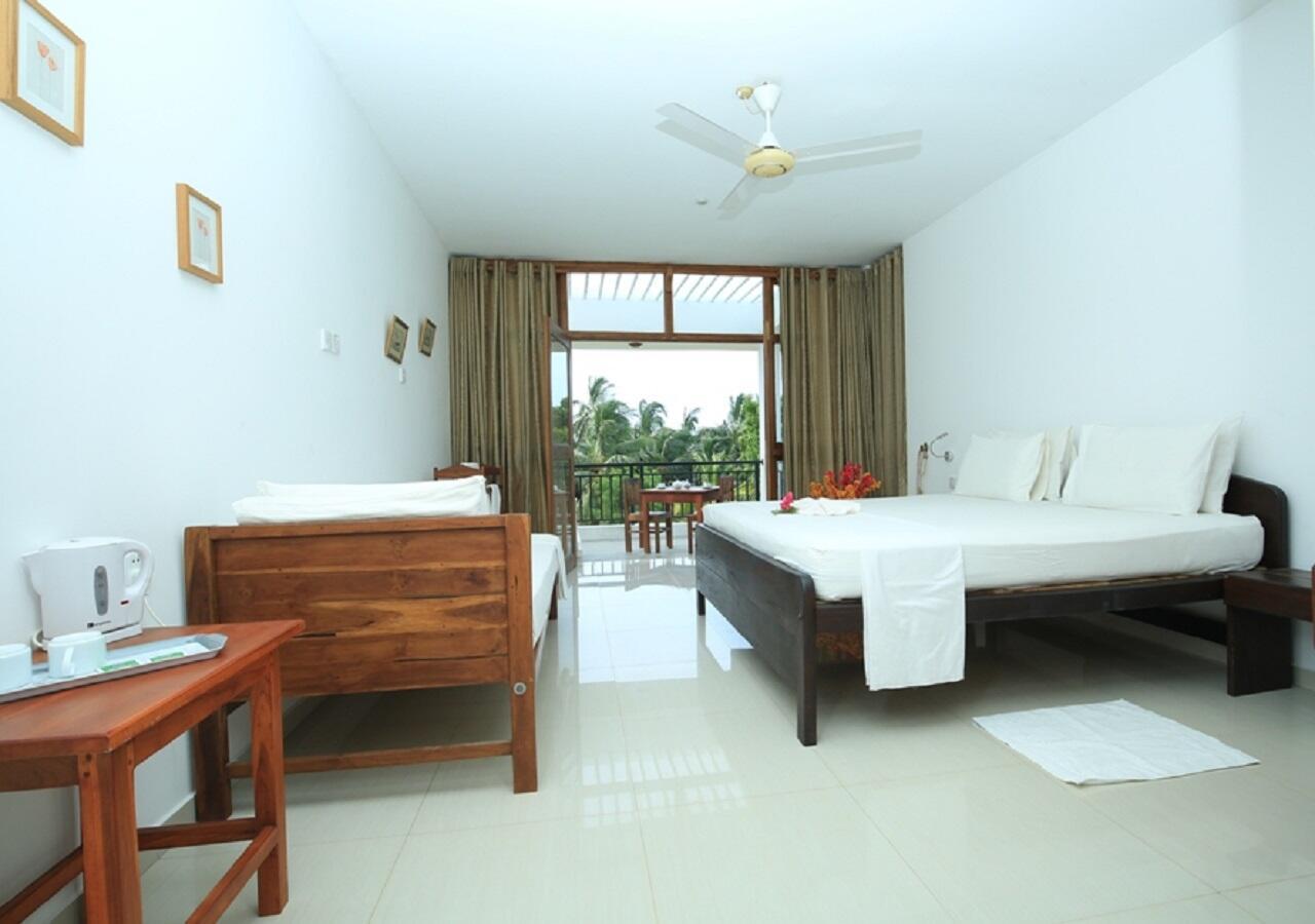 High Park Hotel Nilaveli Exterior photo