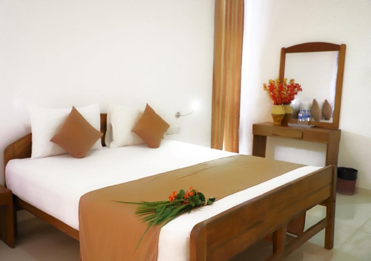High Park Hotel Nilaveli Exterior photo